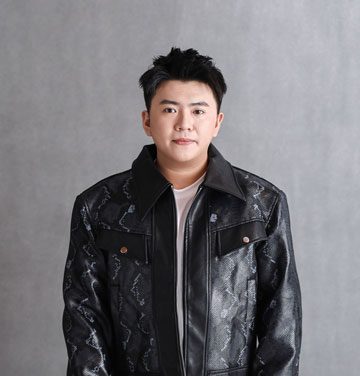 万炜